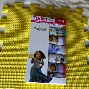 Disney Encanto 7-Pack Girls Underwear Size 4 100 Combed Cotton